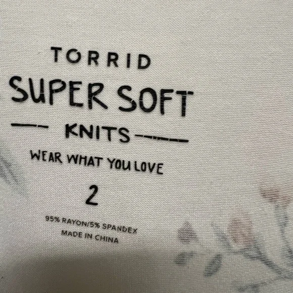 *Torrid Super Soft Knit Babydoll Tank White Floral size 2 2X - Picture 3 of 4
